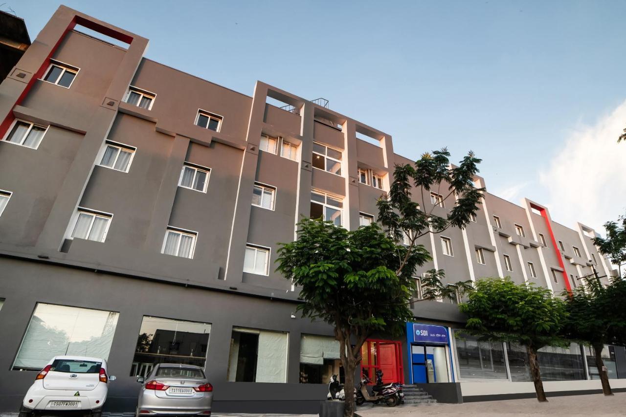 Townhouse Ss Aero Prime Hotel Шамшабад Екстериор снимка