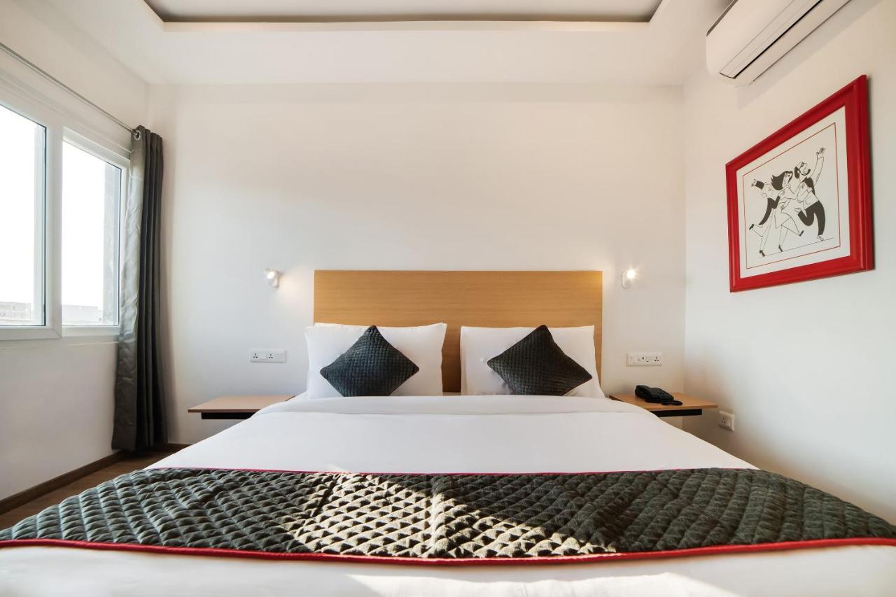 Townhouse Ss Aero Prime Hotel Шамшабад Екстериор снимка