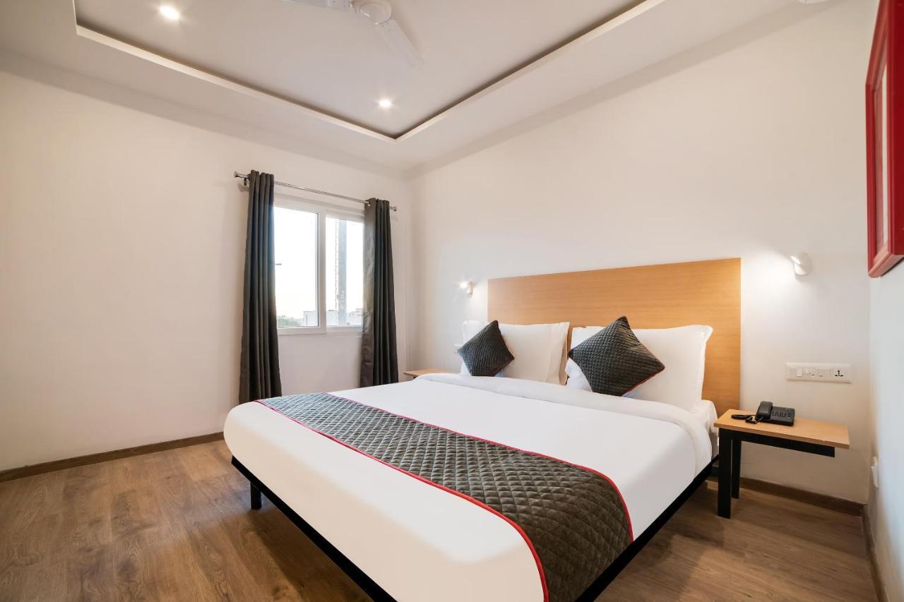 Townhouse Ss Aero Prime Hotel Шамшабад Екстериор снимка