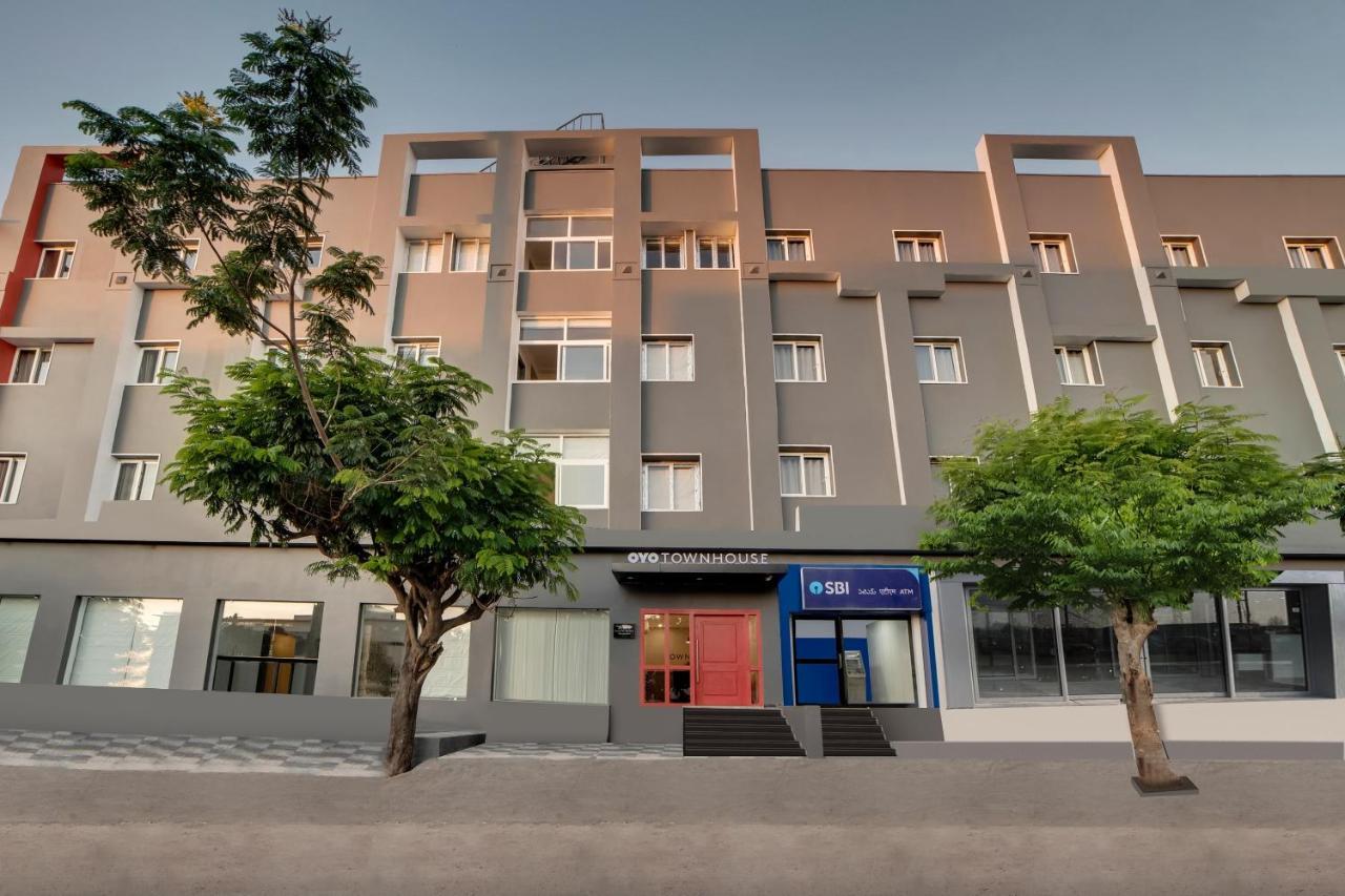 Townhouse Ss Aero Prime Hotel Шамшабад Екстериор снимка