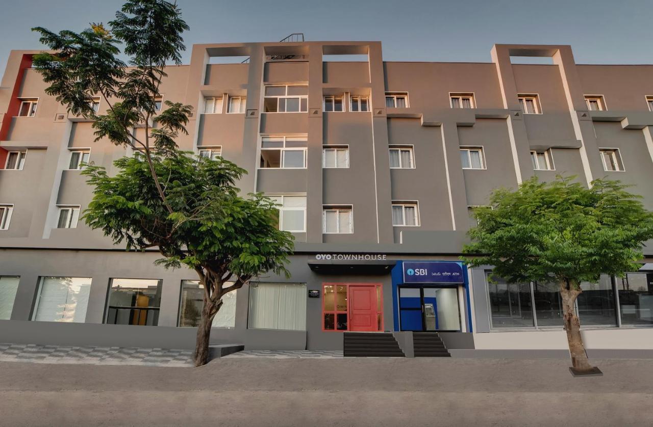 Townhouse Ss Aero Prime Hotel Шамшабад Екстериор снимка