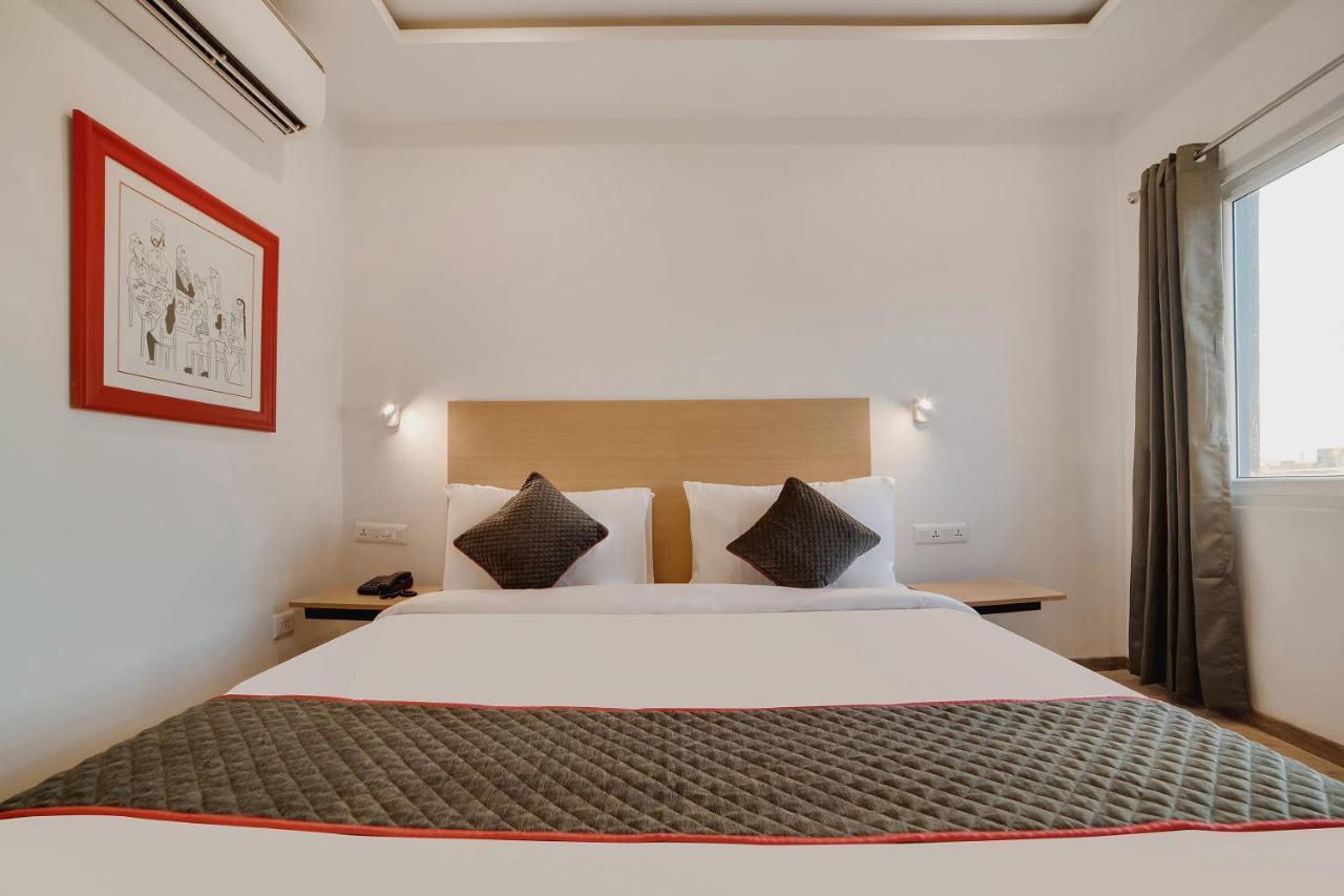 Townhouse Ss Aero Prime Hotel Шамшабад Екстериор снимка