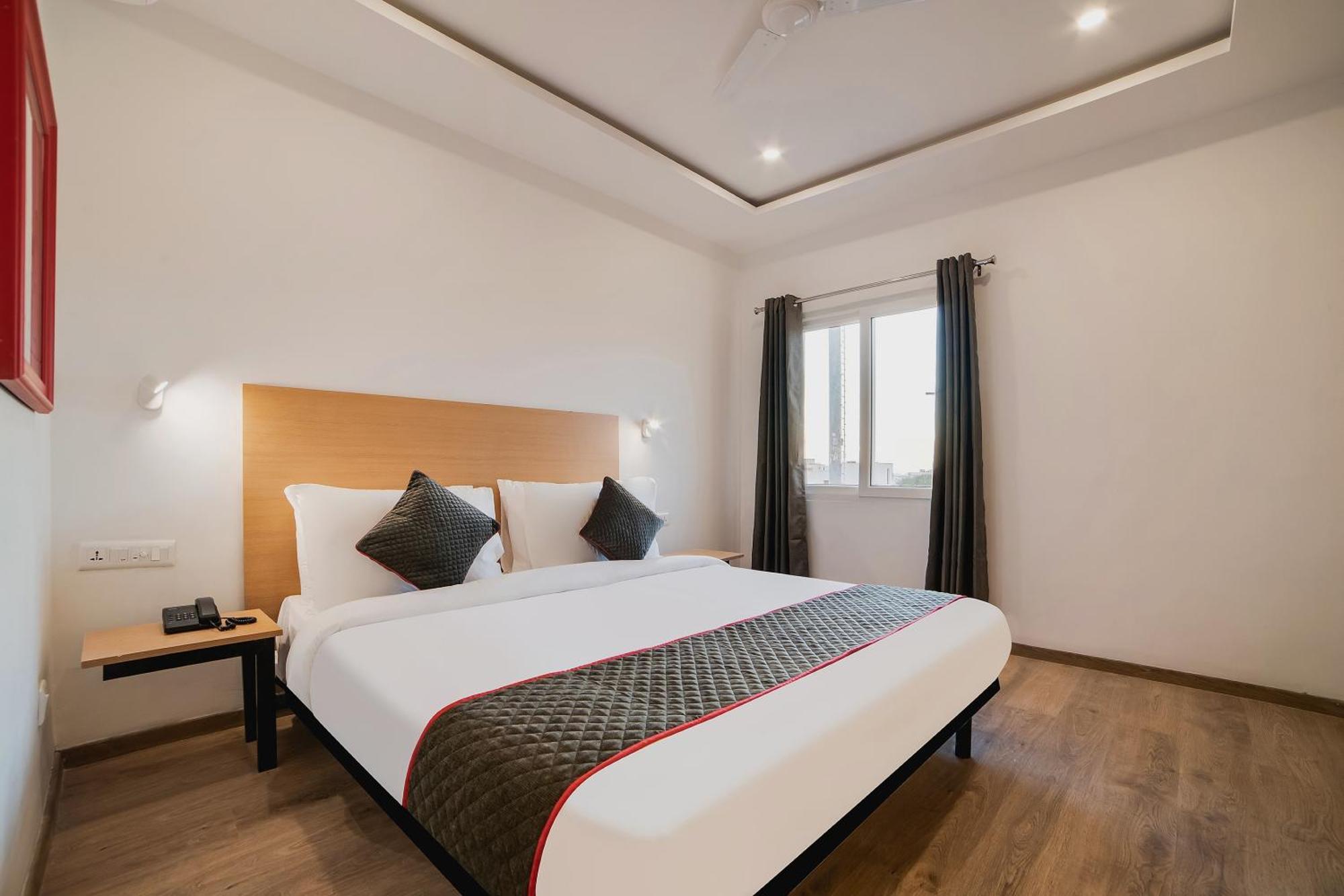 Townhouse Ss Aero Prime Hotel Шамшабад Екстериор снимка