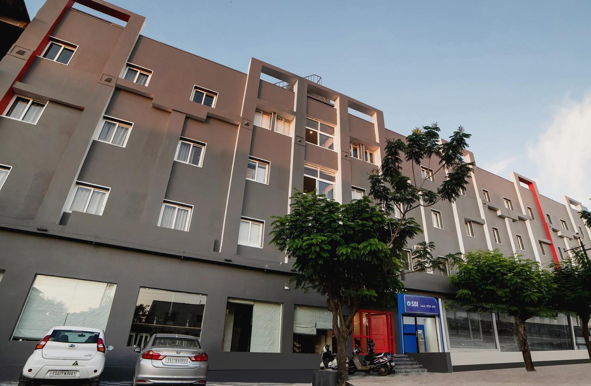 Townhouse Ss Aero Prime Hotel Шамшабад Екстериор снимка