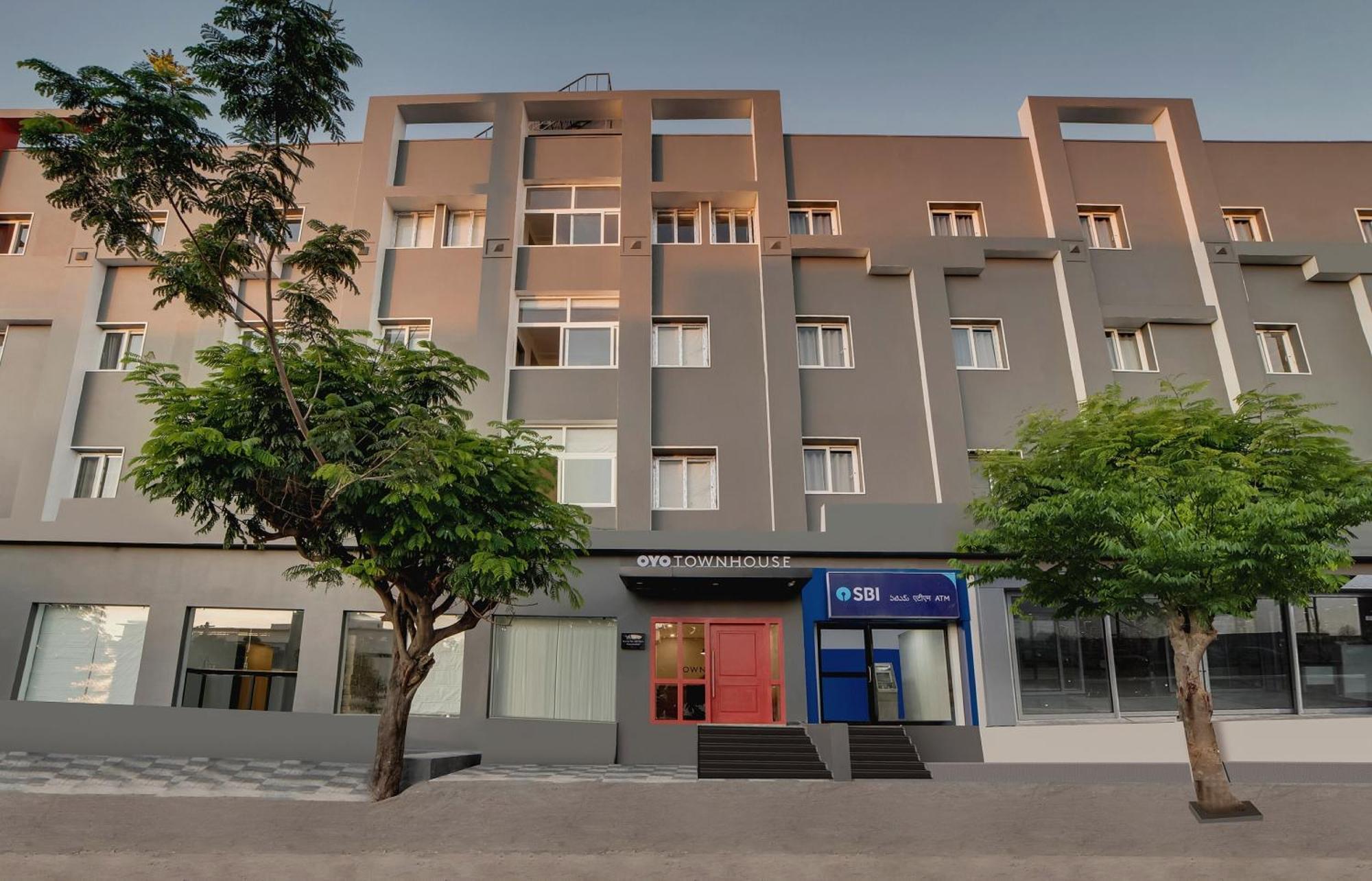Townhouse Ss Aero Prime Hotel Шамшабад Екстериор снимка