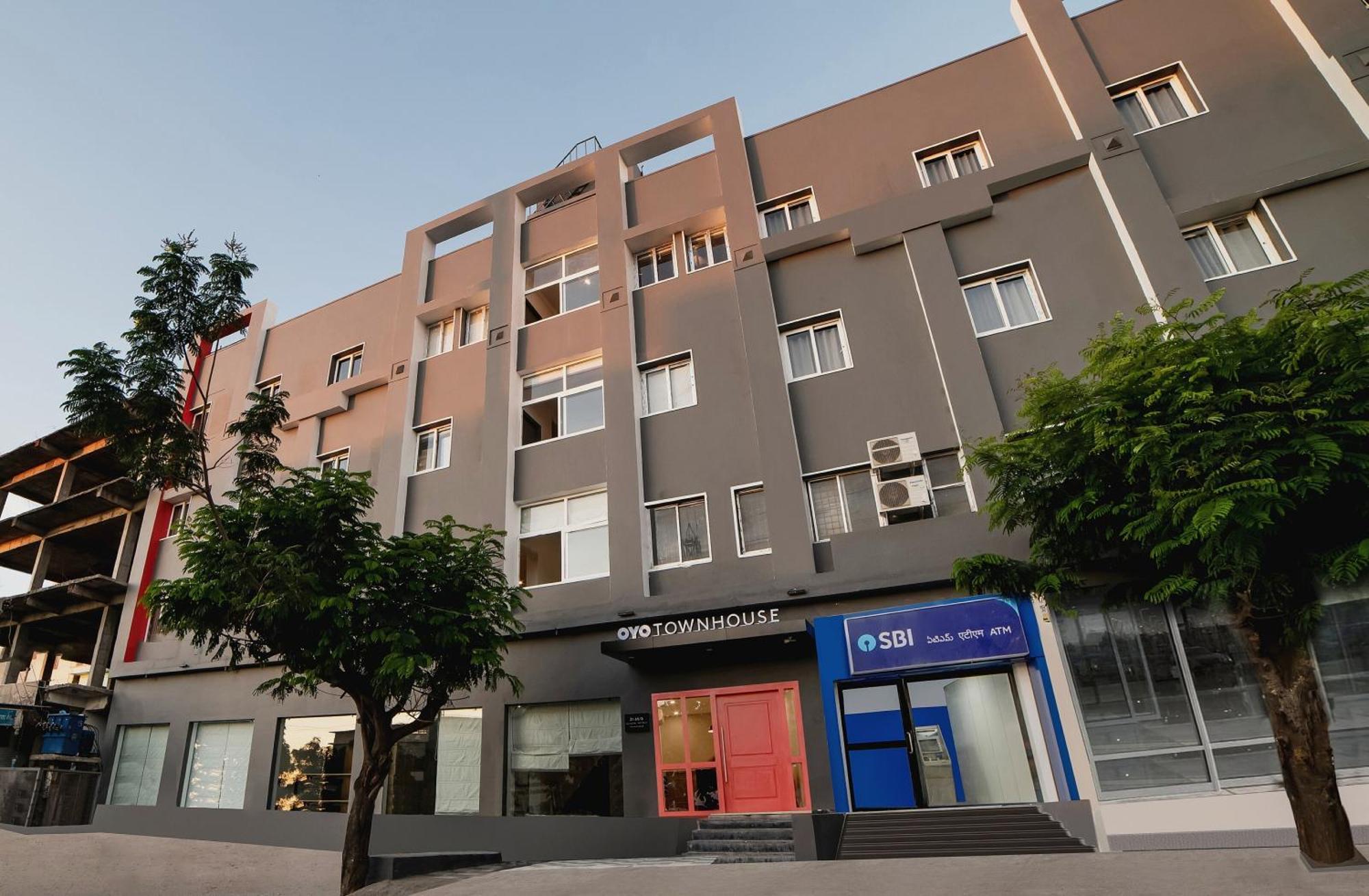 Townhouse Ss Aero Prime Hotel Шамшабад Екстериор снимка