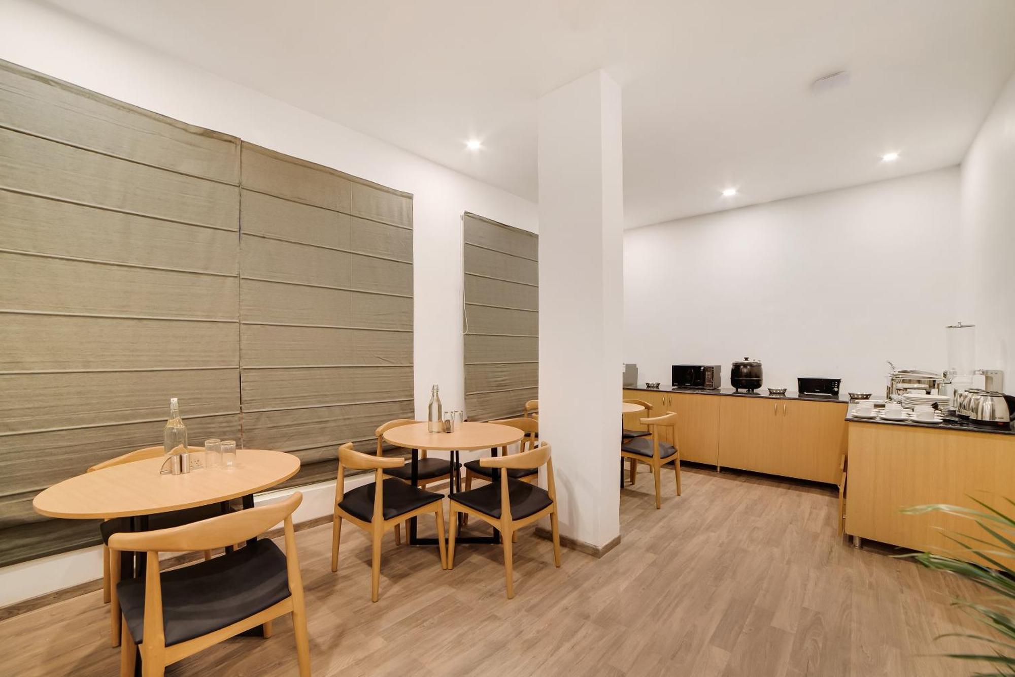 Townhouse Ss Aero Prime Hotel Шамшабад Екстериор снимка