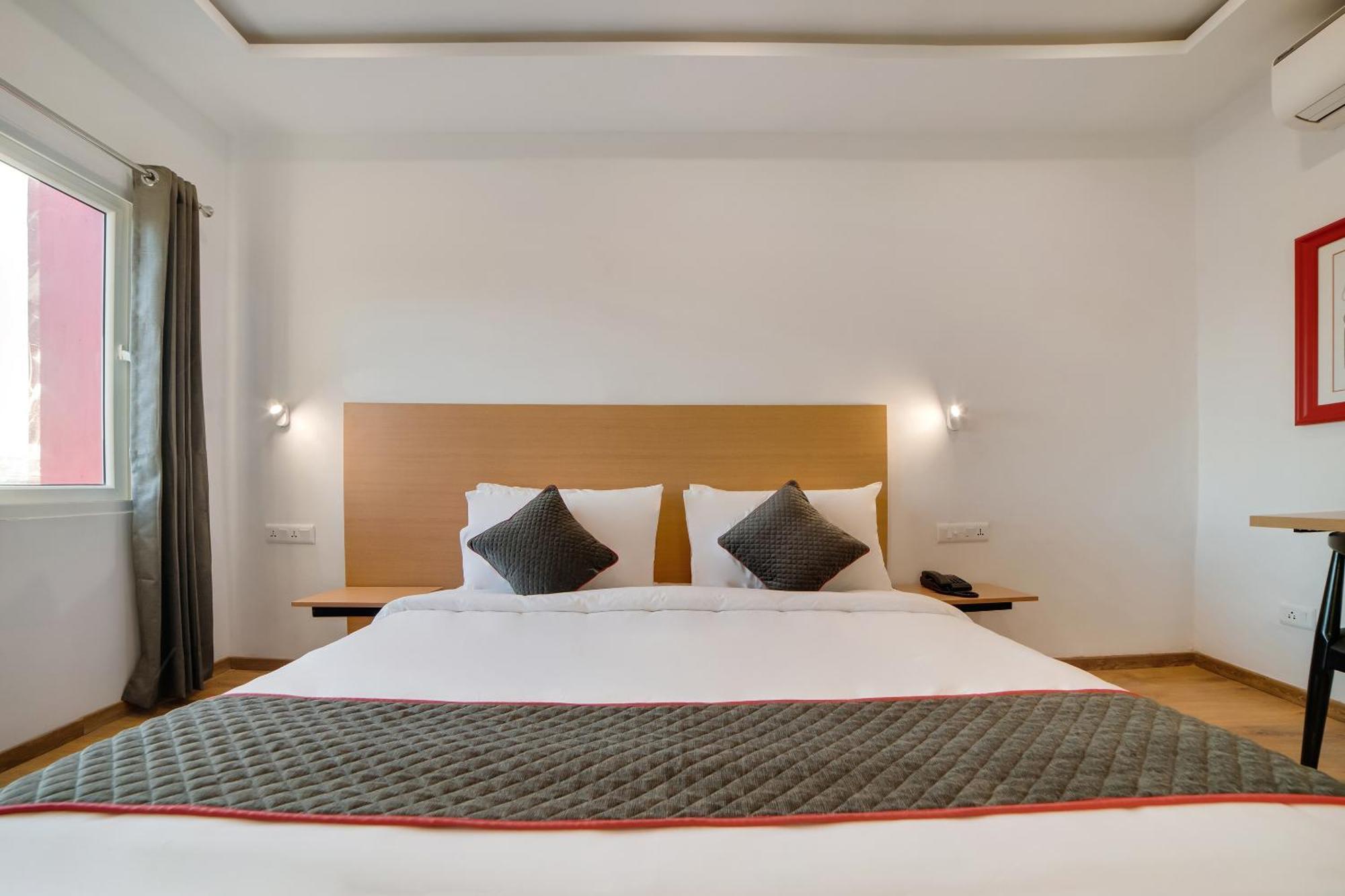 Townhouse Ss Aero Prime Hotel Шамшабад Екстериор снимка