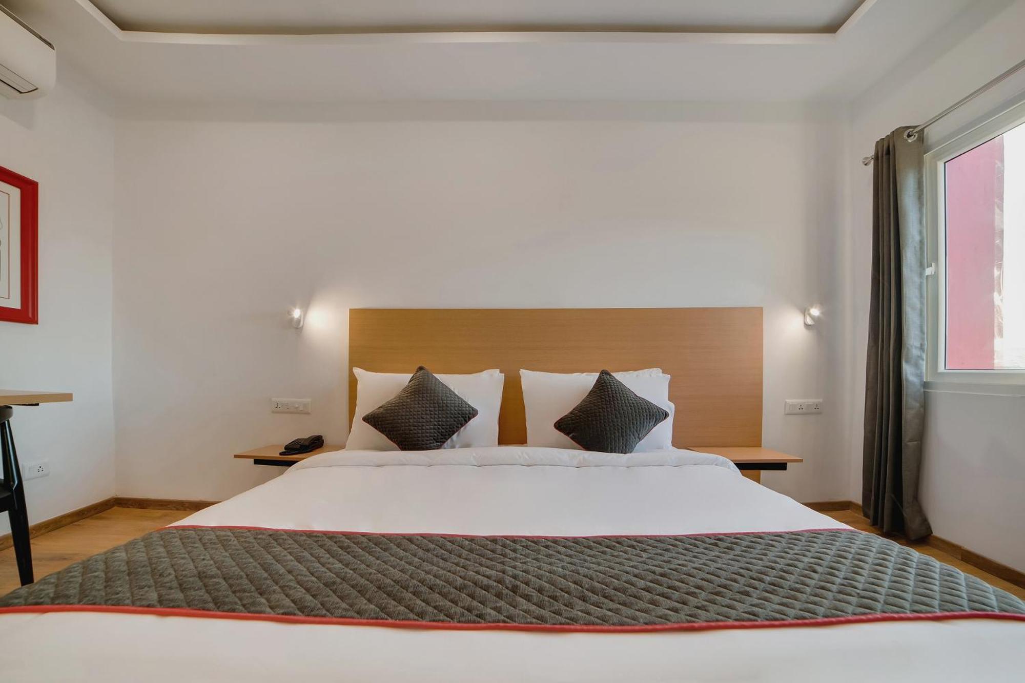 Townhouse Ss Aero Prime Hotel Шамшабад Екстериор снимка