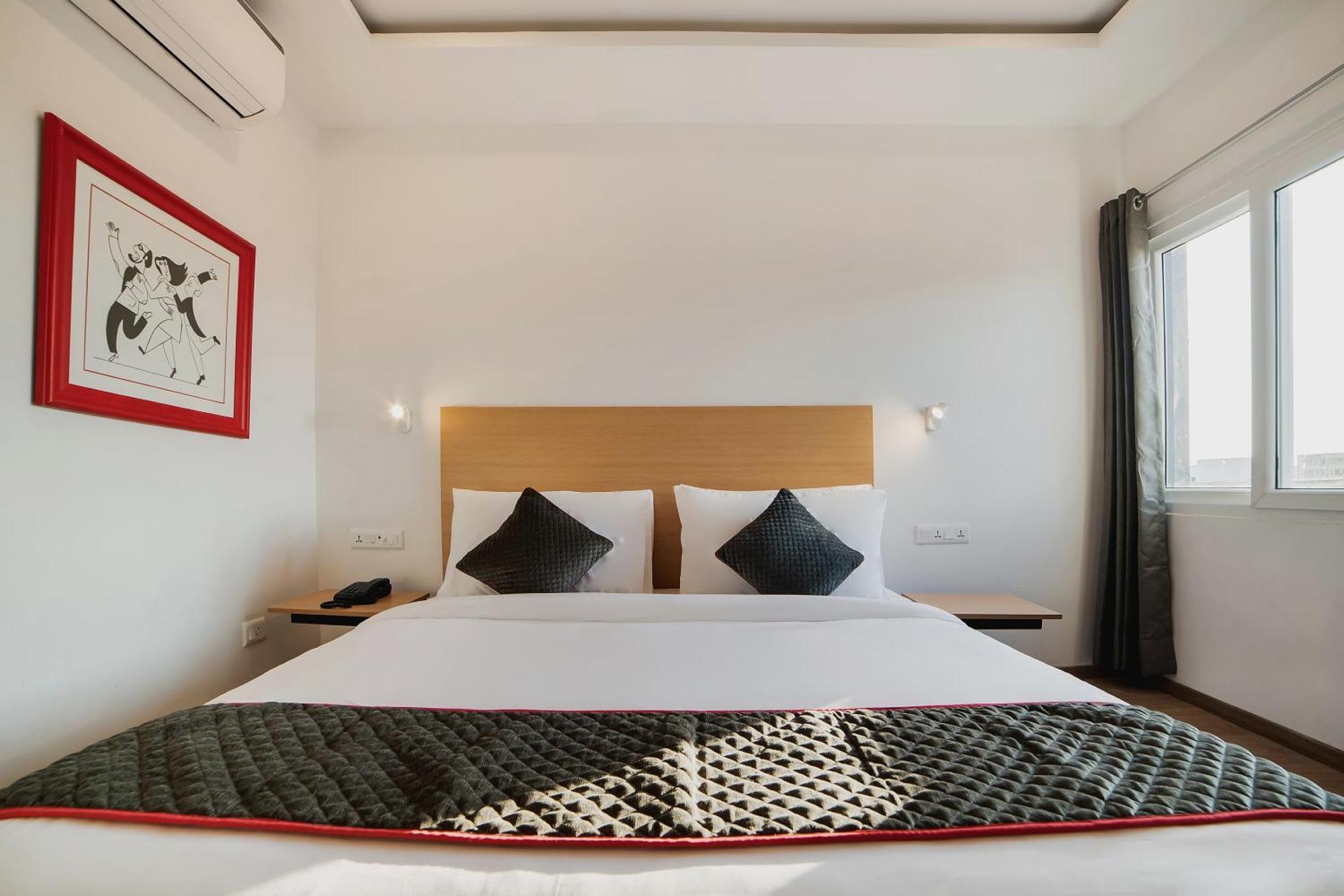 Townhouse Ss Aero Prime Hotel Шамшабад Екстериор снимка
