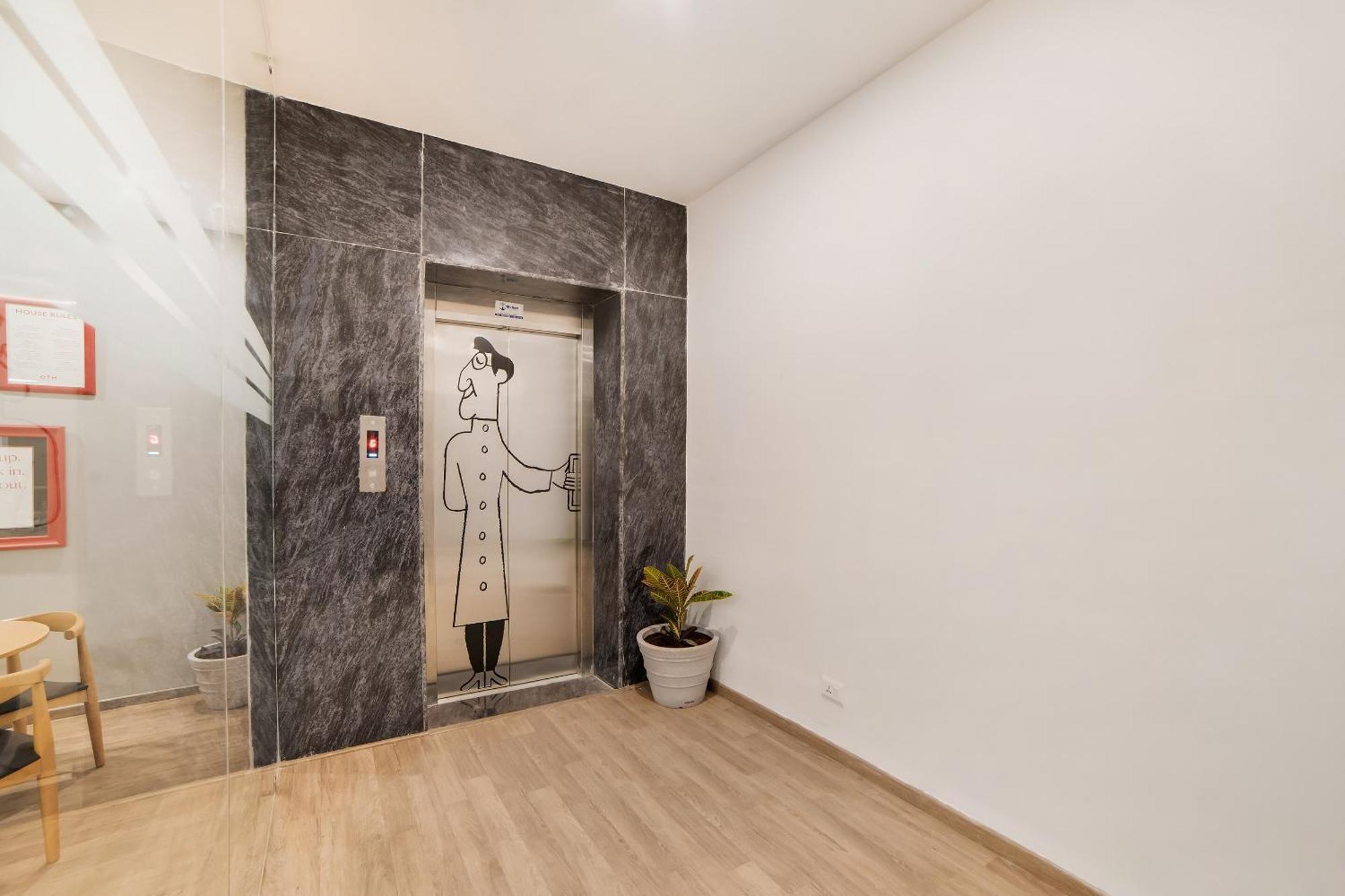 Townhouse Ss Aero Prime Hotel Шамшабад Екстериор снимка