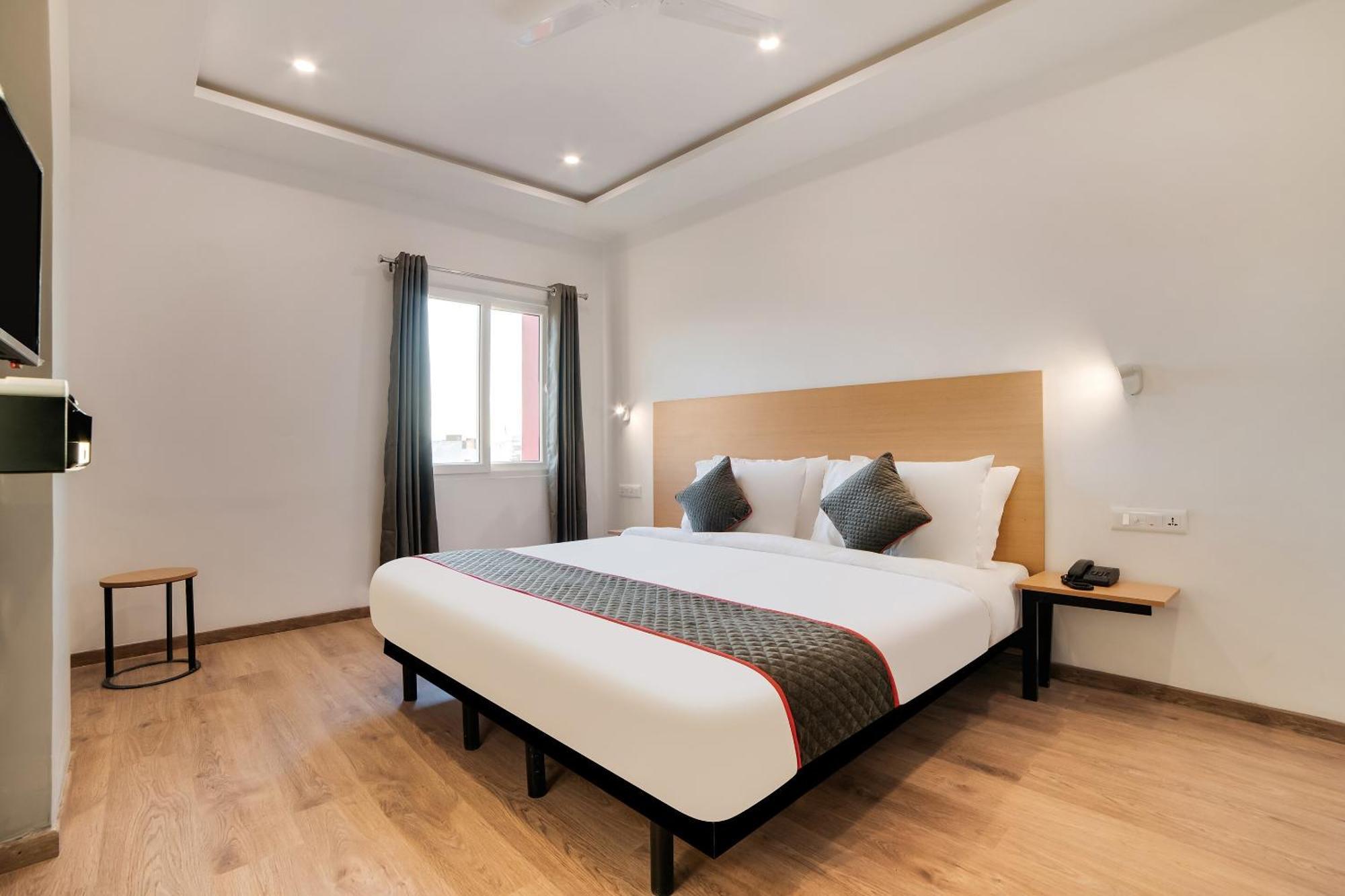 Townhouse Ss Aero Prime Hotel Шамшабад Екстериор снимка