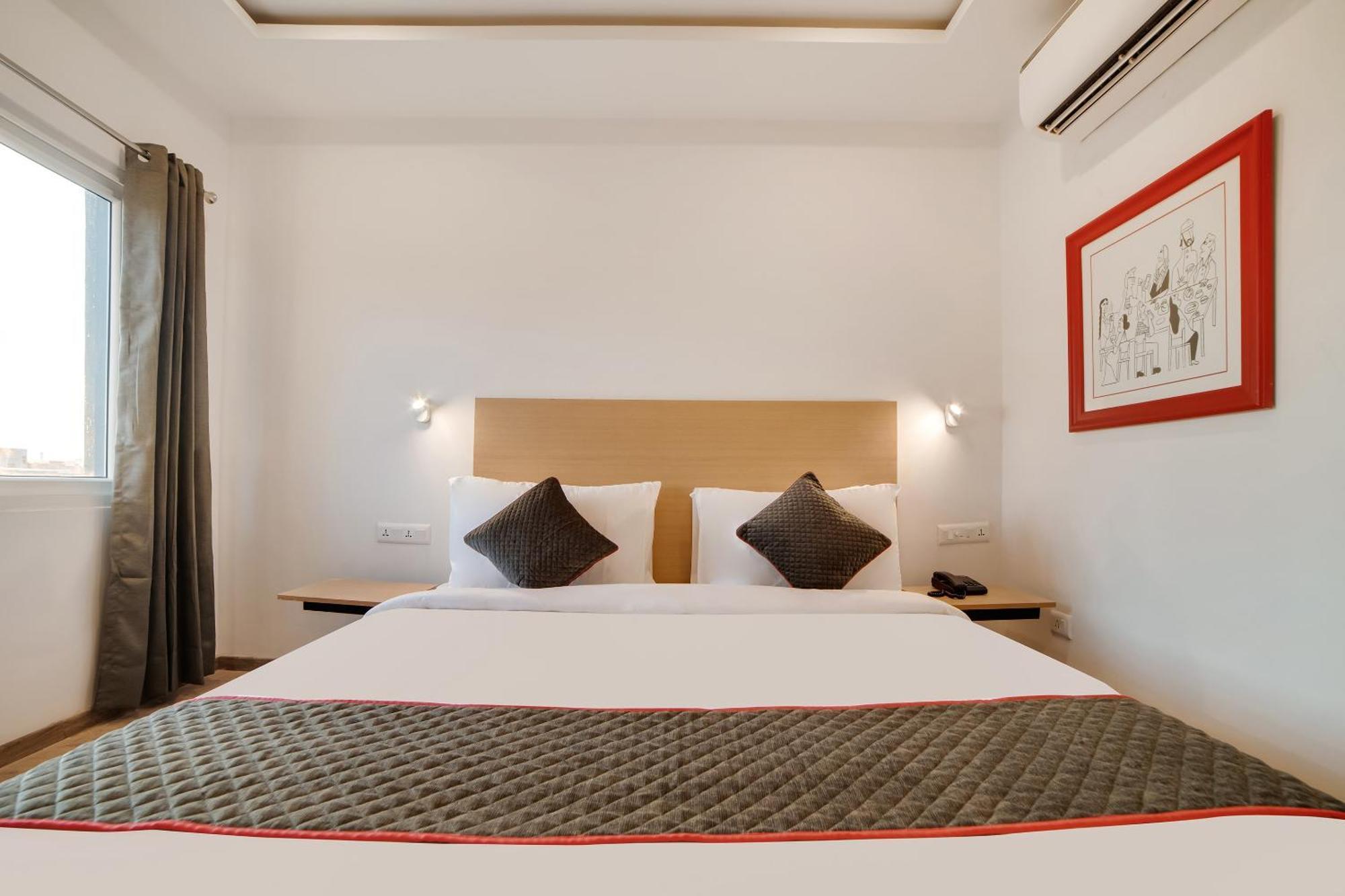 Townhouse Ss Aero Prime Hotel Шамшабад Екстериор снимка