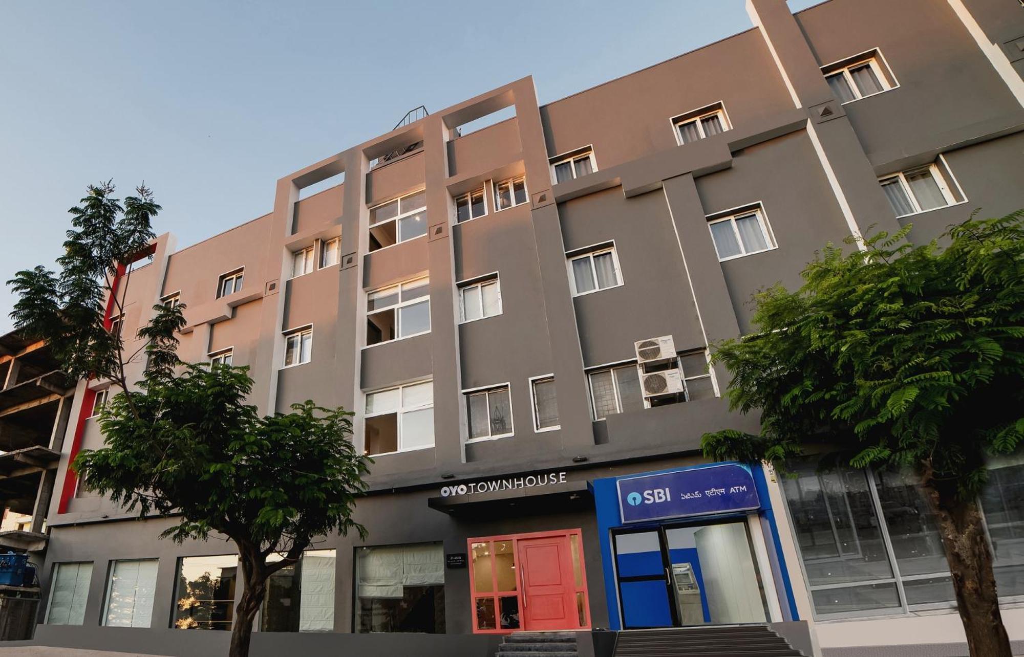 Townhouse Ss Aero Prime Hotel Шамшабад Екстериор снимка