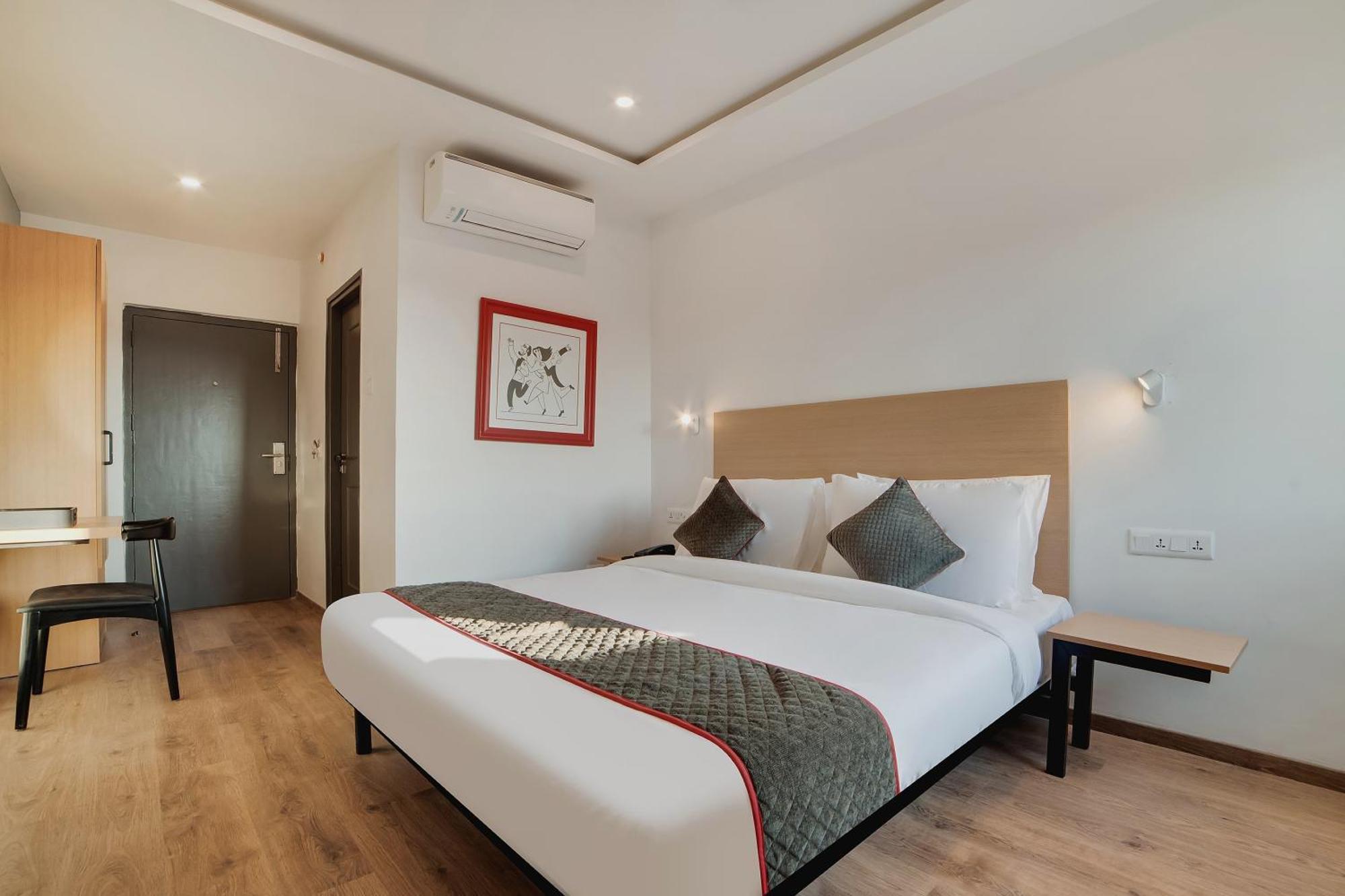 Townhouse Ss Aero Prime Hotel Шамшабад Екстериор снимка